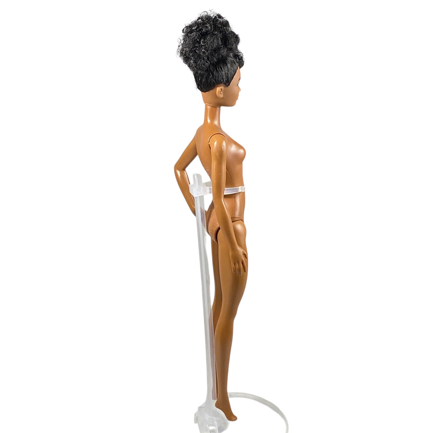 2022 Fashionistas Barbie #HBV17
