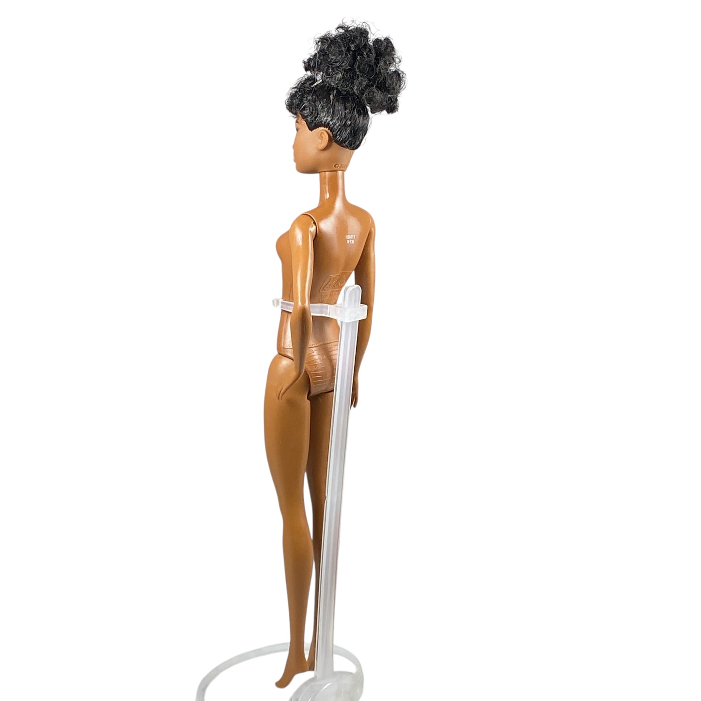 2022 Fashionistas Barbie #HBV17