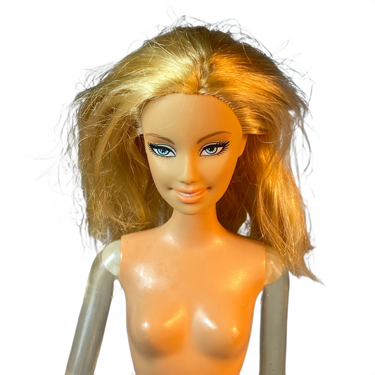 2005 Marvel Fantastic Four Barbie Invisible Woman #J0869