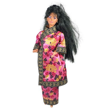 1994 Dolls of the World Chinese Barbie #11180